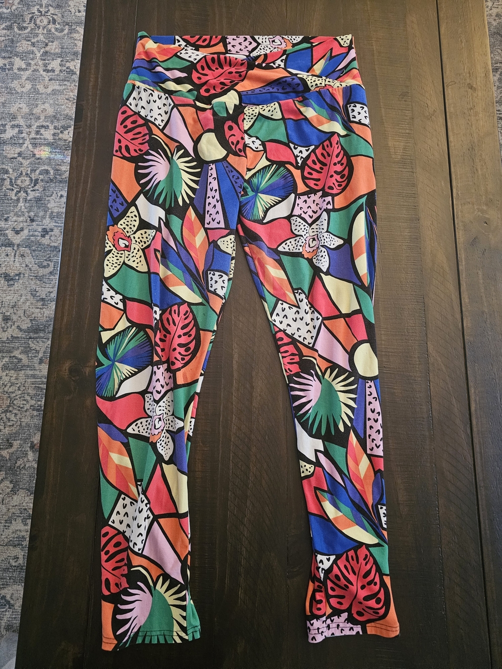 No Boundaries Multicolor Tropical Print Leggings